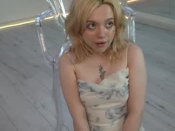 cassie flora
